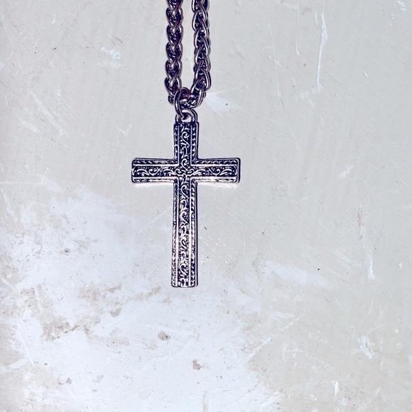 1/1 Sterling Silver Cross w Chain Necklace Designed by 𝔰𝔞𝔦𝔫𝔱 𝔯𝔬𝔰𝔢 🥀‌‌ - Picture 2 of 5
